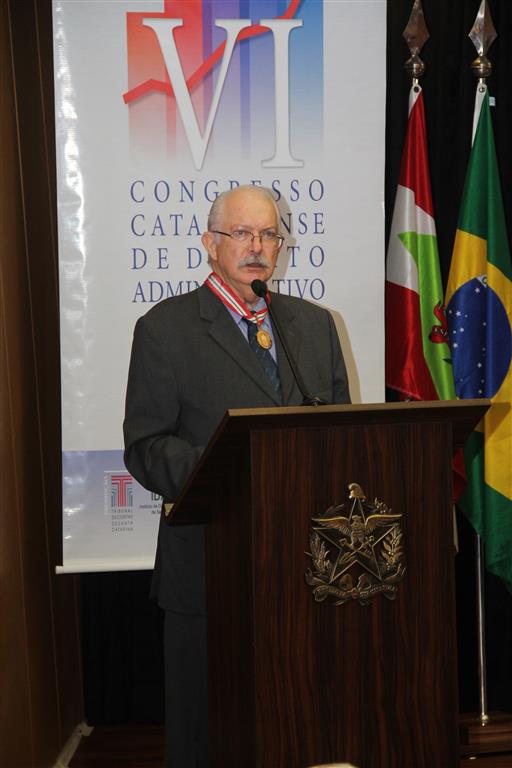 Ribas Jr. defende legado da Carta Estadual no VI Congresso Catarinense de Direito Administrativo no TCE/SC